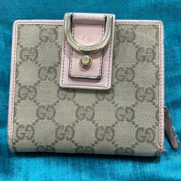 GUCCI WALLET - Picture 1 of 16